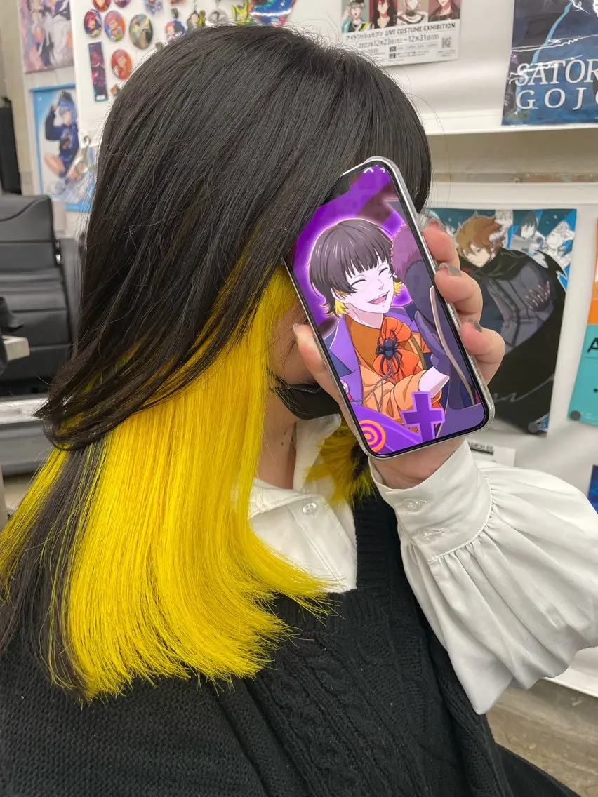 ロング カラー ブルーカラー インナーカラー イエローカラー カット ヘアカラー インナーカラー 推し ブリーチ 髪質改善のヘアスタイル