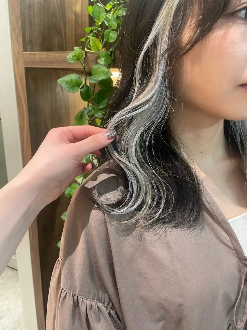 ミディアム カラー ベージュカラー ブリーチ ブラウンカラー ダークブラウン インナーカラー ハイトーン/透明感 yuinaのヘアスタイル