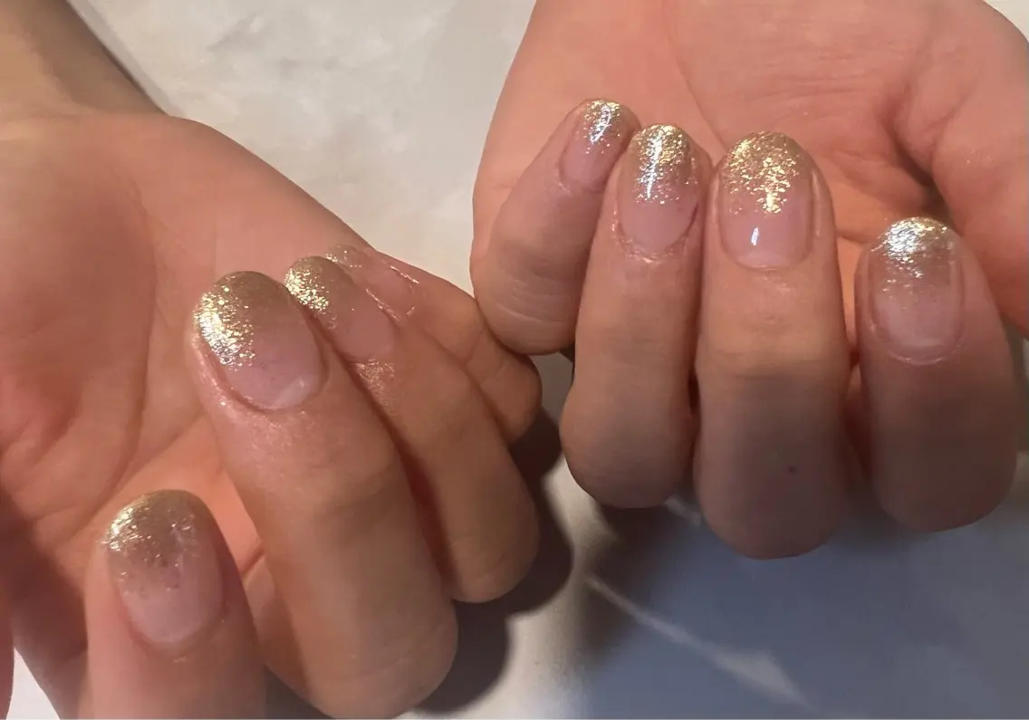 ネイル ゴールド グラデーション Ｋｏｒｏｒ🌷 コロールのネイルデザイン