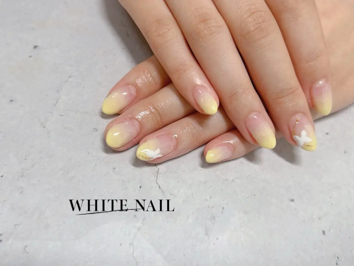 ネイル シンプルネイル ハンドネイル WHITE NAIL ホワイトネイルのネイルデザイン
