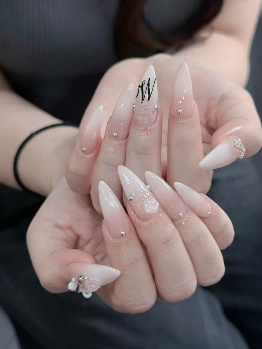ネイル ボルドー チークネイル 長さ出し フレンチネイル ジェルネイル ハンドネイル VANI Belle Nailのネイルデザイン