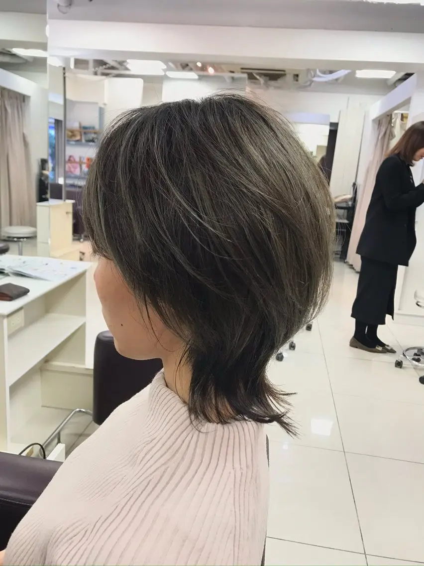 ショート カラー カット ヘアカラー 具志 真理子のヘアスタイル