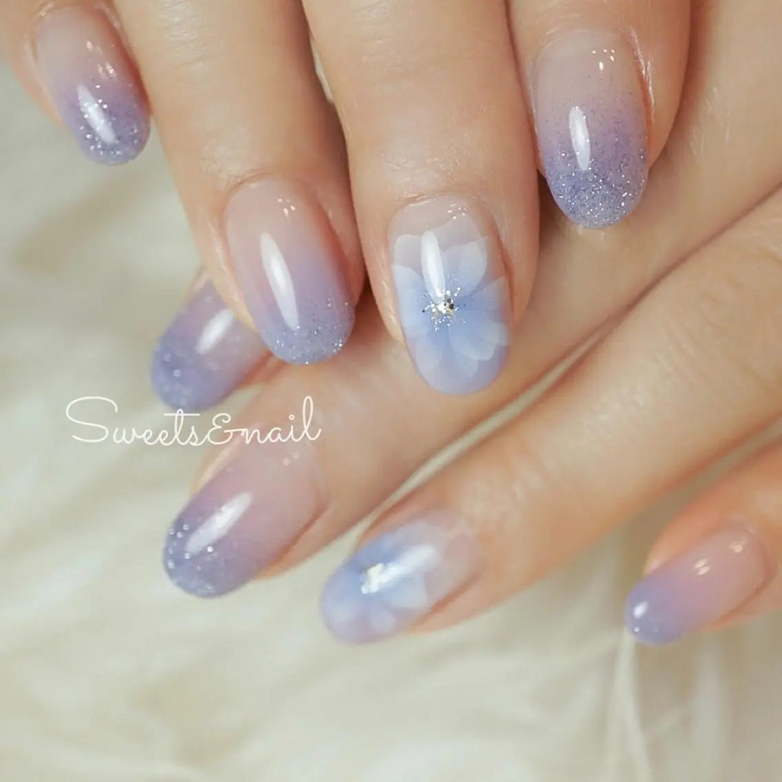 ネイル ブルー フラッシュネイル フラワーネイル ジェルネイル グラデーション Sweets& nail みなこのネイルデザイン