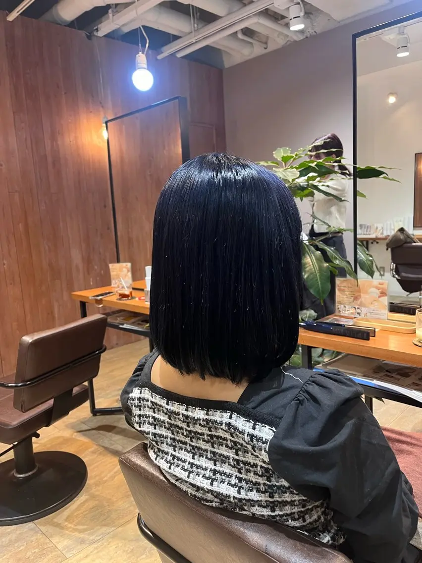 ミディアム カラー ブルーカラー 清水 月菜のヘアスタイル