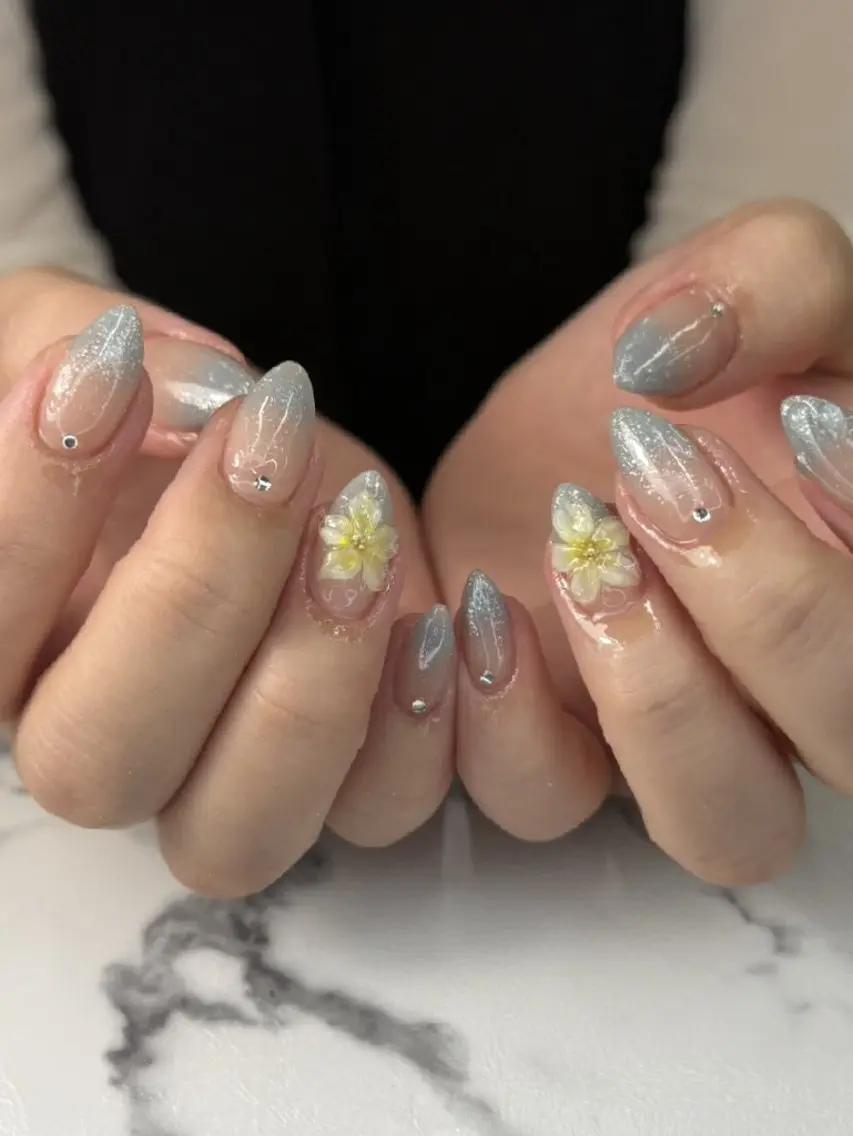 ネイル 氷ネイル・うるうるネイル マットネイル ニュアンスネイル リボン 夏ネイル ハンドネイル rina nailのネイルデザイン