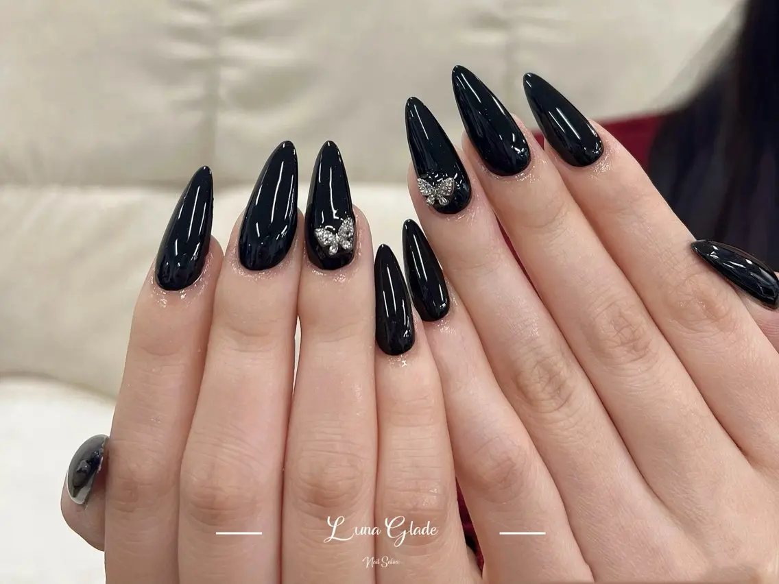 ネイル ハンドネイル Luna Gladeのネイルデザイン