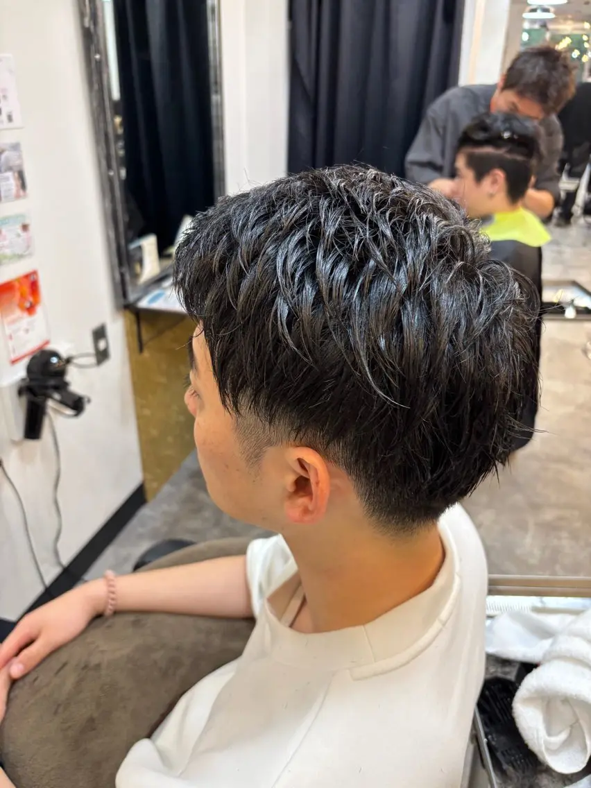 【パーマ初心者にもおすすめ】メンズカット+スパイラルパーマ+1100円でツイストスパイラルパーマ可◯の写真