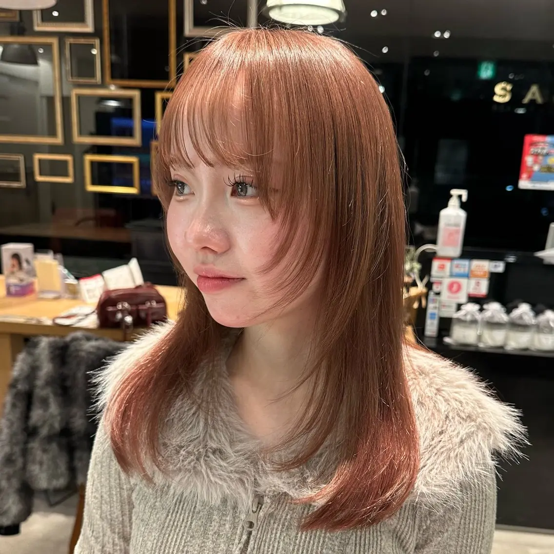 ミディアム カット 美 海のヘアスタイル