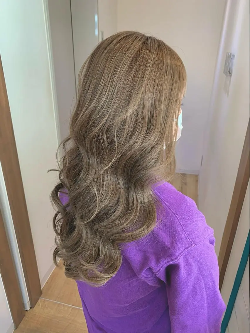 ❤️minimo限定❤️明るくしたいけどブリーチは嫌😭ダブルイルミナカラー+3STEPハホニコトリートメントの写真