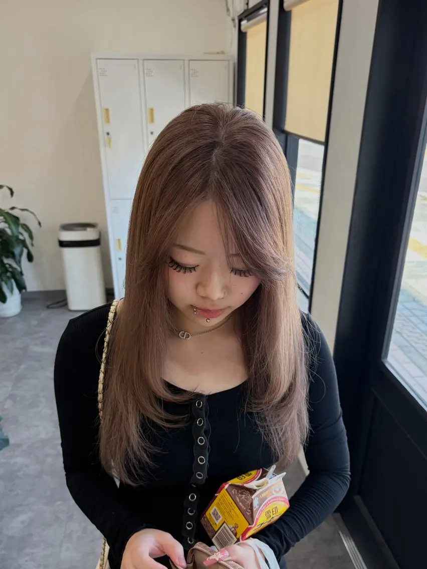 ロング カラー ヘアアレンジ ベージュカラー ヘアカラー 郡山/透明感カラー /馬場アンドレアのヘアスタイル