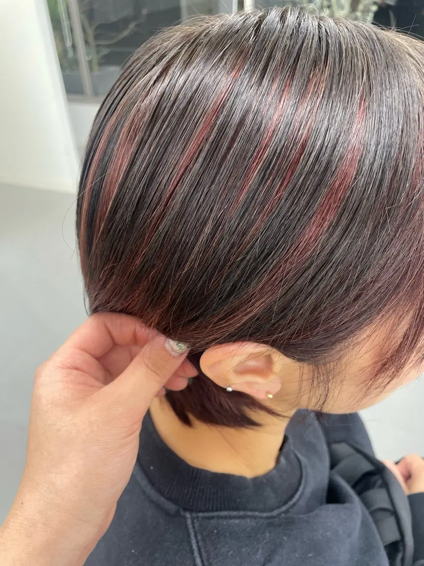 ショート カラー 黒髪 ブラウンカラー 松村 友里圭のヘアスタイル