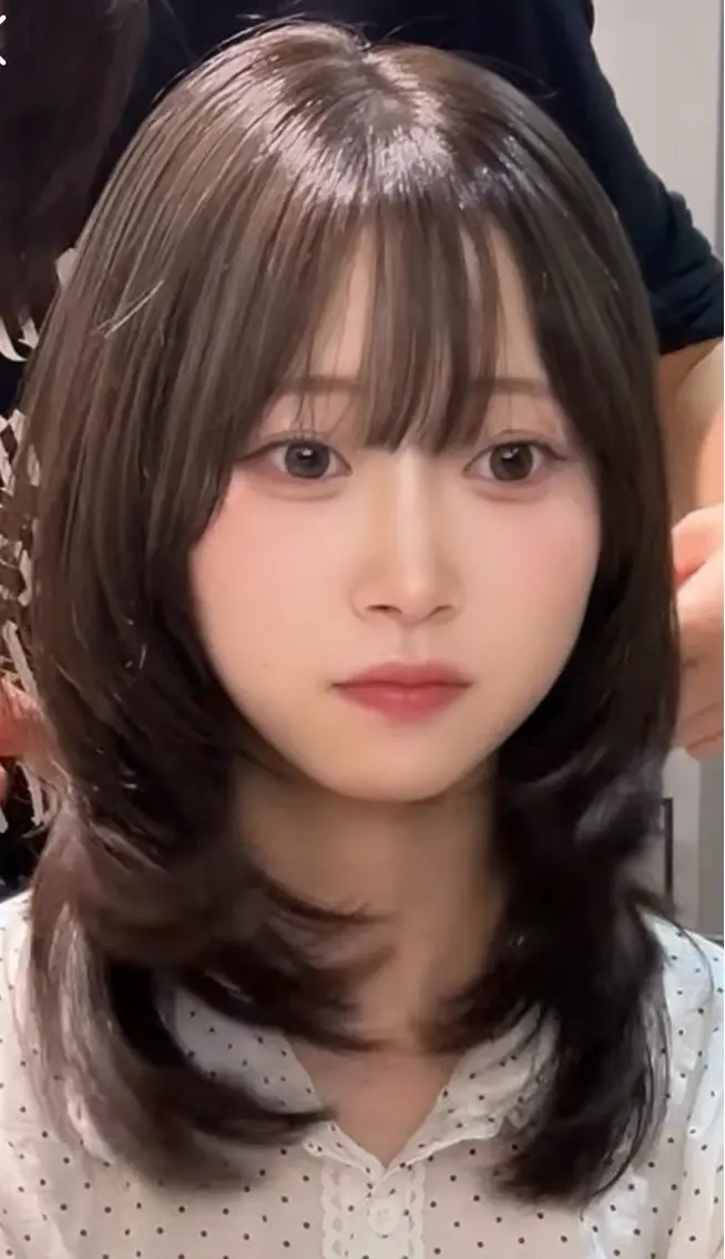 セミロング 真下 瑞歩のヘアスタイル