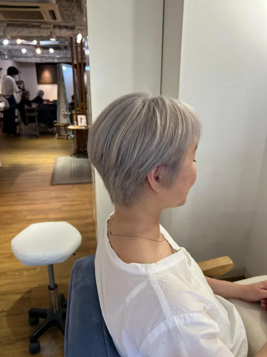 【デザインプラン】ケアブリーチ/カラー+カット+システムTr¥19,250の写真