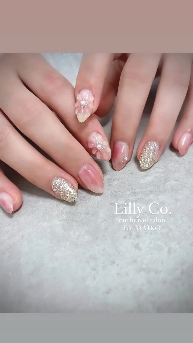 ネイル フラワーネイル ニュアンスネイル ぷっくりネイル ハンドネイル ハンドケア Lilly Co.のネイルデザイン