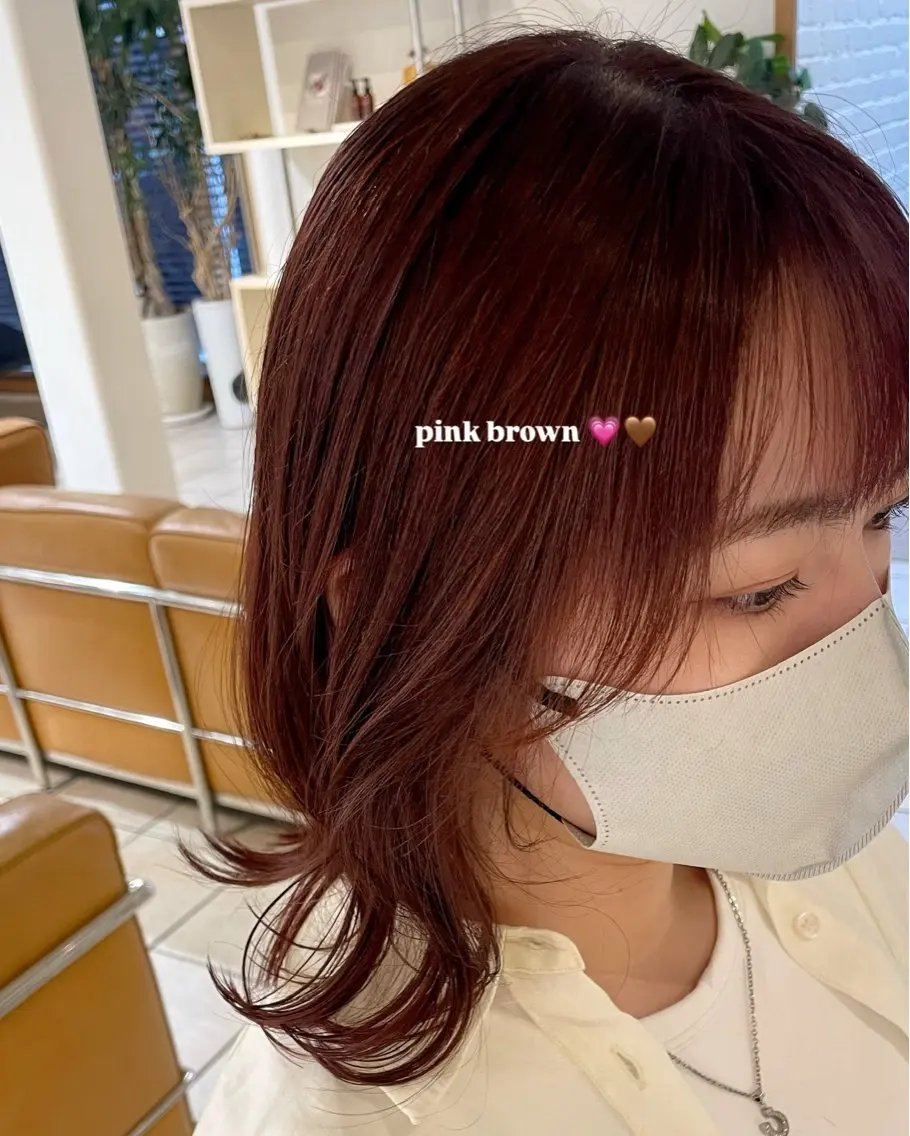 ミディアム カラー ブラウンカラー ピンクカラー ピンクブラウン 🩰韓国レイヤー🩷 艶カラー🌷小栁歩美のヘアスタイル