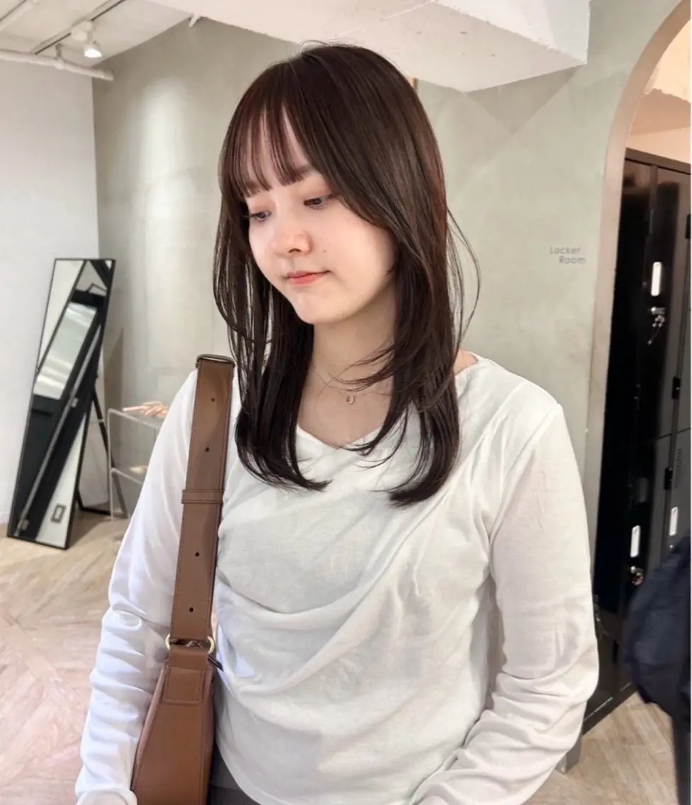 ロング オリーブ🎶アッシュ グレージュちひろ🧸のヘアスタイル