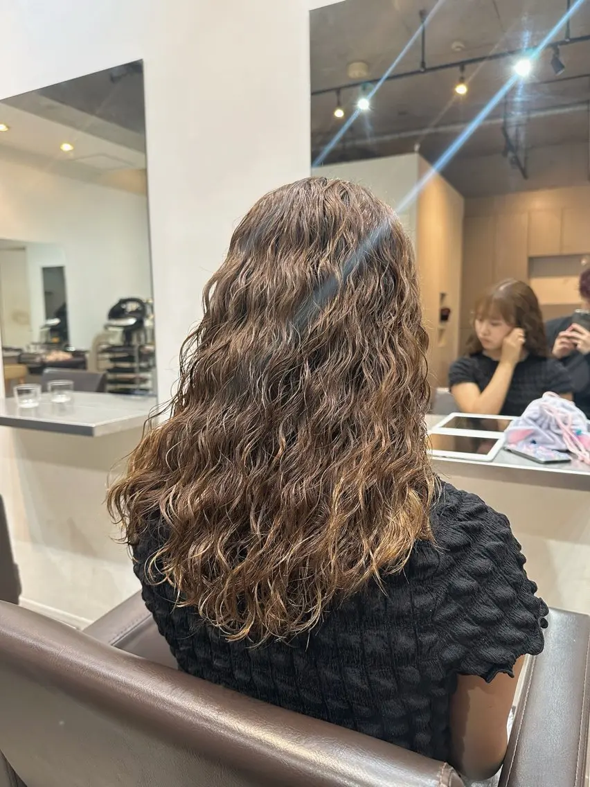 ロング カラー パーマ ベージュカラー ブラウンカラー ブラウンベージュ 🌀ショートカット / 齋藤大貴🌀のヘアスタイル