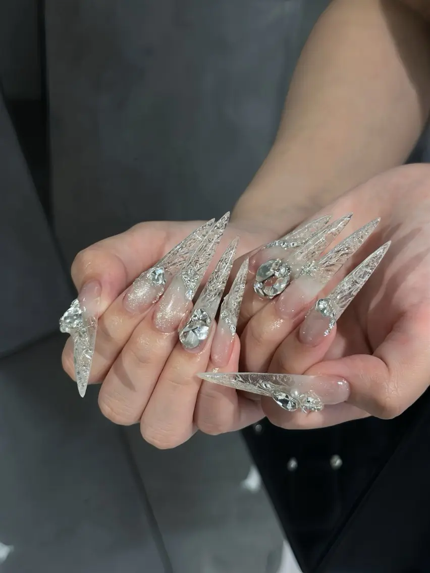 ネイル チークネイル ドット フレンチネイル グラデーション ハート ハンドネイル ハンドケア Eli Muse 新宿ネイルのネイルデザイン