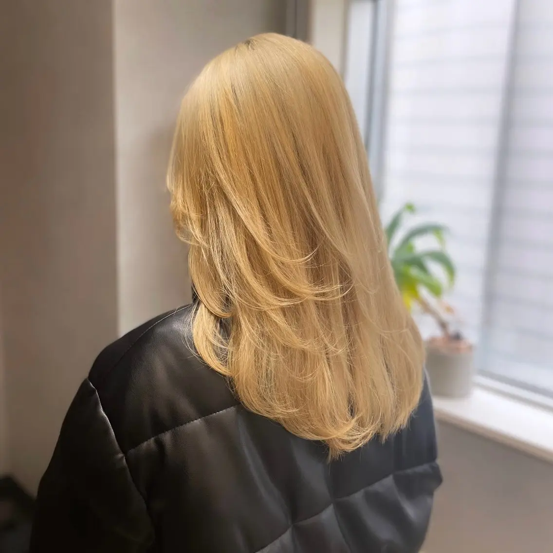 セミロング レイヤーカット カット Rui/透明感カラー 暖色/レイヤーカットのヘアスタイル