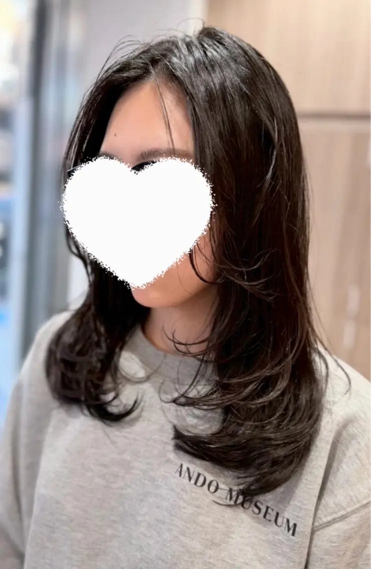 セミロング 岡野 未夢のヘアスタイル