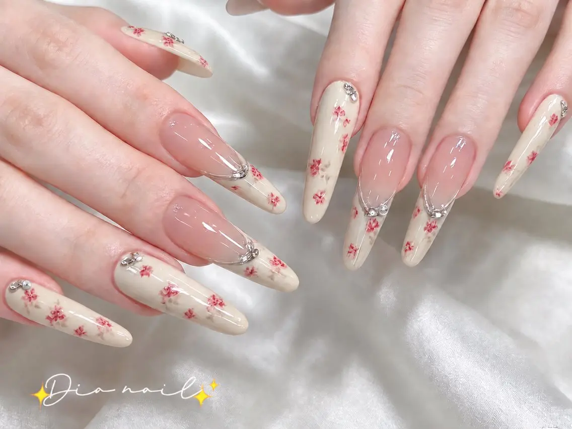 【長さ出し】秋限定★大人可愛い小花フレンチ限定割¥8980の写真