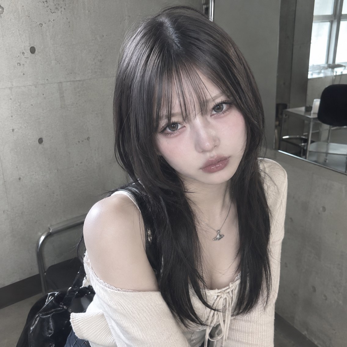 ロング 顔まわりレイヤー 顔周りカット レイヤーカット シースルーバング 小顔カット 似合わせカット✂️ 髪質改善✨|中野亘稀のヘアスタイル