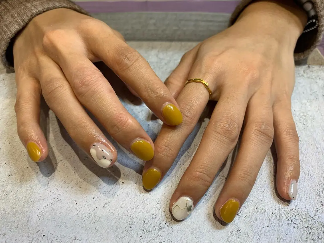 ネイル ニュアンスネイル マキノ ユイのネイルデザイン