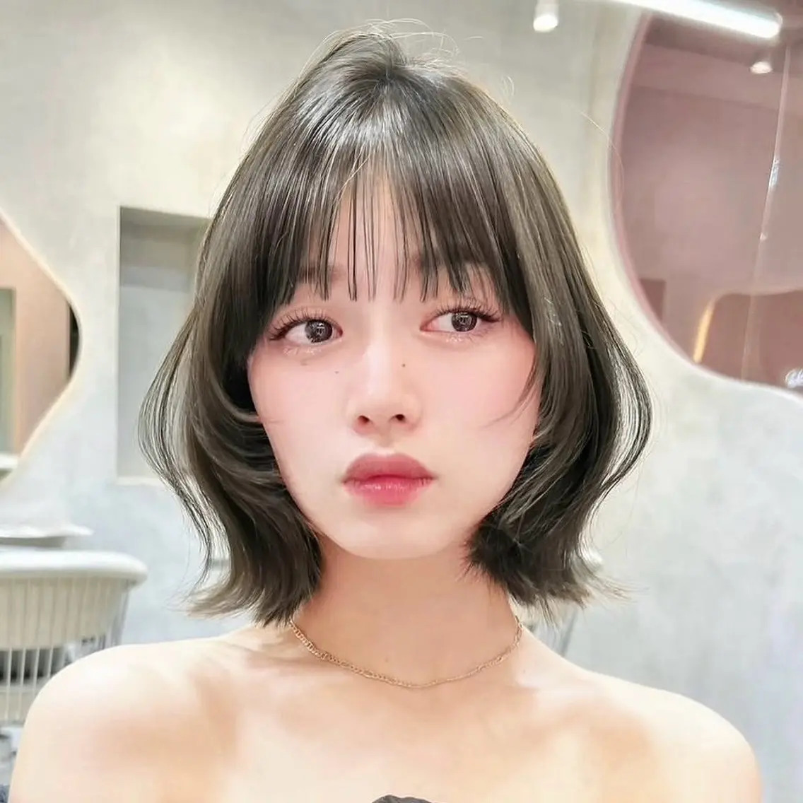 ショート カラー 切りっぱなしボブ ブリーチ ブリーチなしカラー ボブ 顔周りカット カット ヘアカラー トリートメント 💞レイヤー/ボブ/ 縮毛矯正/大和田拓夢のヘアスタイル