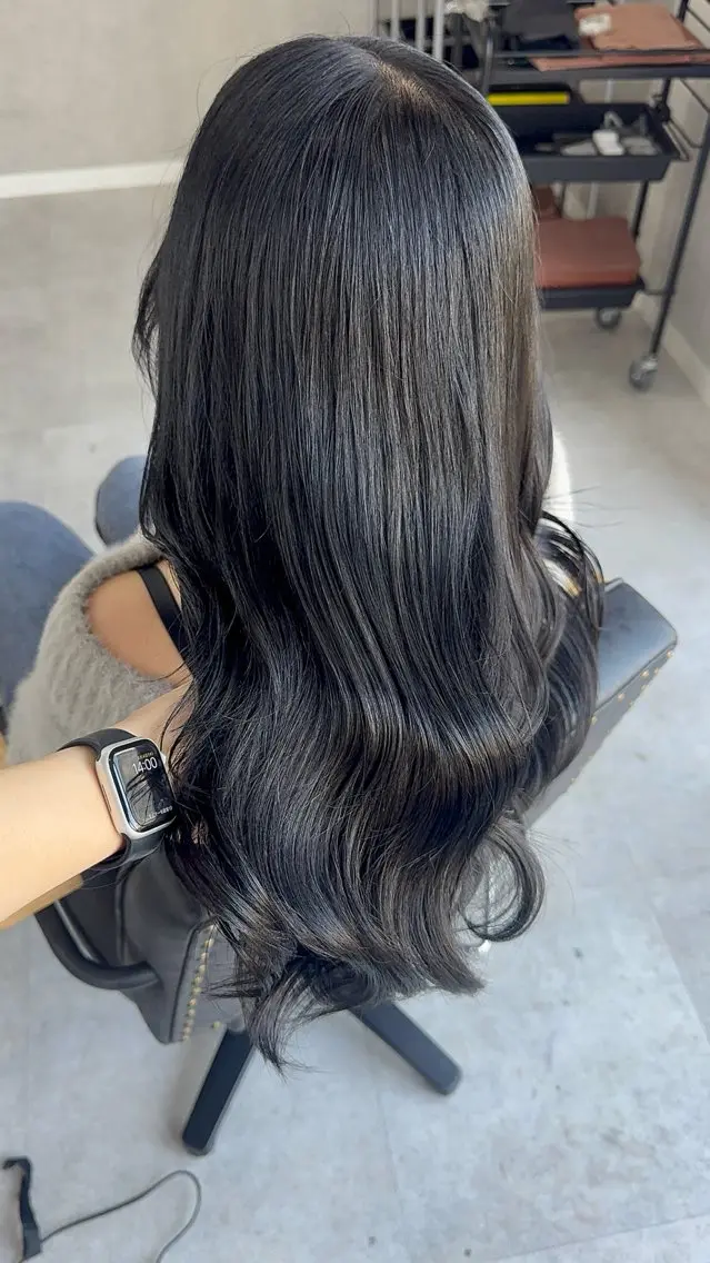 ロング カラー アッシュ アッシュブラウン ベージュカラー 黒髪 ブリーチ カット ヘアカラー トリートメント 赤み無し柔らかカラー 【梅田】madokaのヘアスタイル