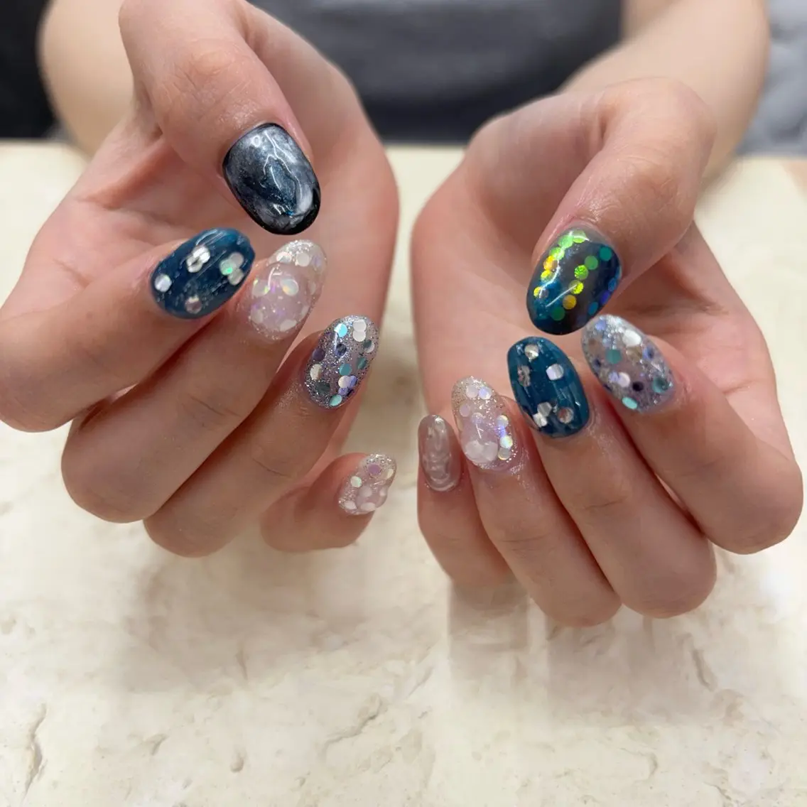 ネイル ブルー ジェルネイル ホログラムネイル マグネットネイル ニュアンスネイル ハンドネイル マキノ ユイのネイルデザイン