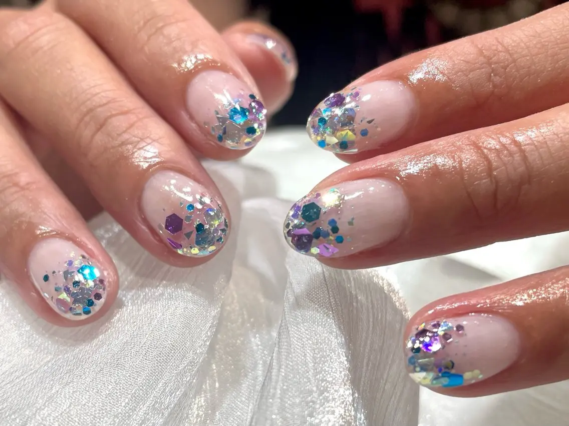 ネイル ゴージャス グラデーション ラメ(グリッター) ラメグラデーション シンプルネイル Biju_ NailStudioのネイルデザイン