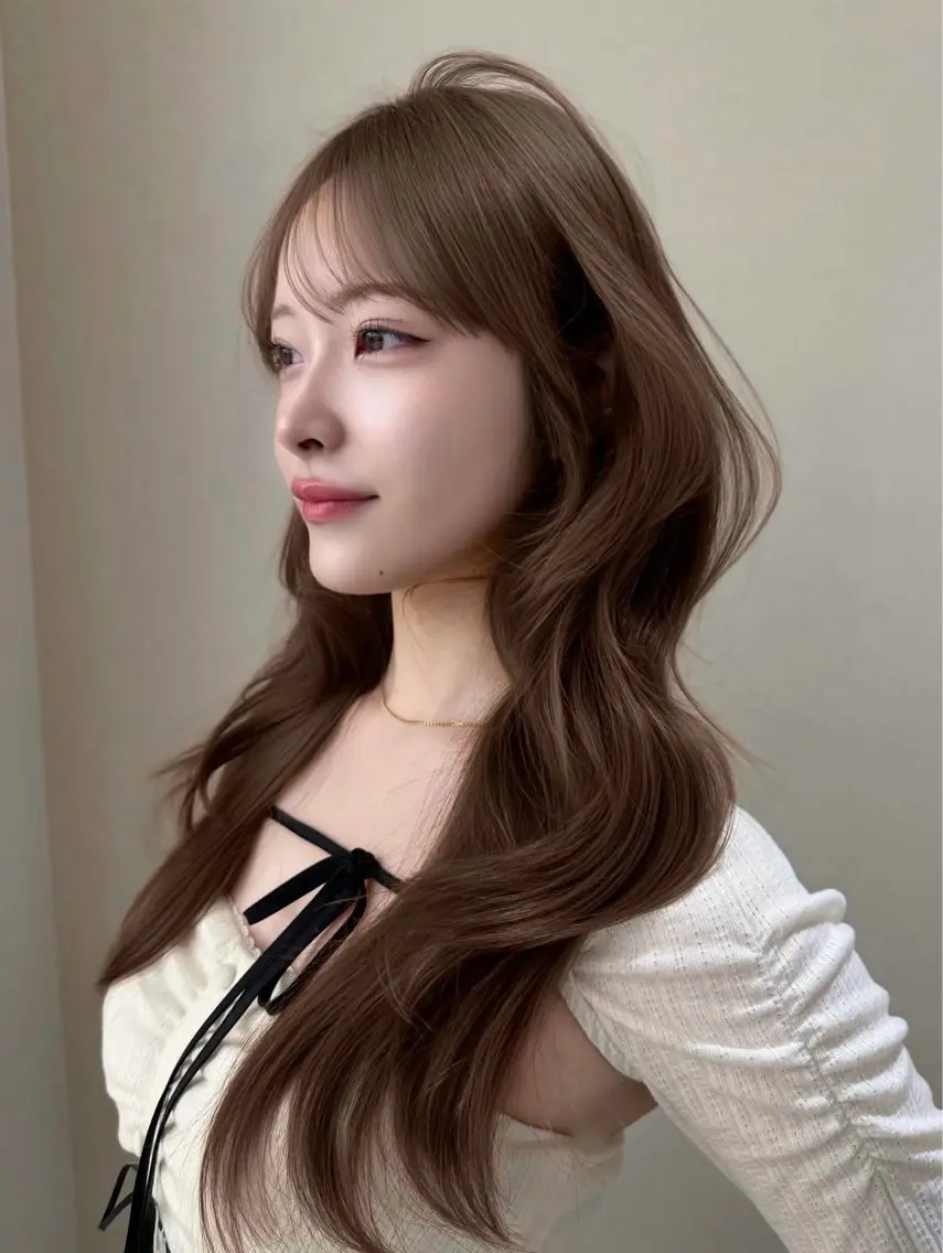 ロング カラー ベージュカラー 透明感カラー ヘーゼル 韓国風ヘア ヘアカラー トリートメント 𝐜𝐨𝐚 𝐦𝐨𝐦𝐨𝐞のヘアスタイル