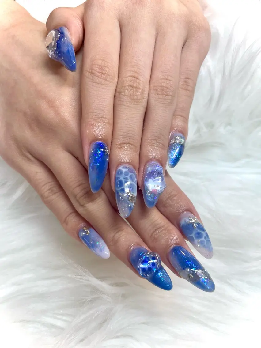 ネイル 持ち込み ネイビー ニュアンスネイル 夏ネイル 三浦 絆生のネイルデザイン