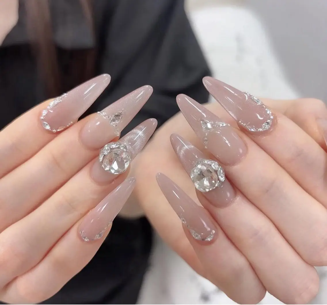 ネイル ジェルネイル 韓国ネイル マグネットネイル ネイルチップ 冬ネイル Lenie Nail Salonのネイルデザイン