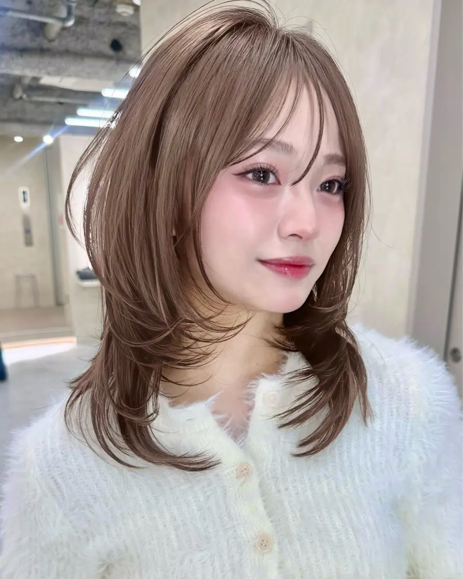 セミロング くびれヘア くびれレイヤー レイヤーカット カット レイヤー/ブリーチ/ 新宿/福元実希のヘアスタイル