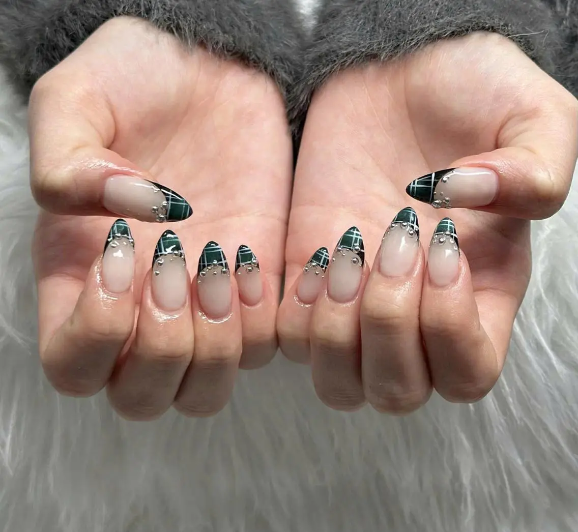ネイル フレンチネイル ジェルネイル ハロウィン 韓国ネイル マグネットネイル ハンドネイル H.baby Nail Salonのネイルデザイン