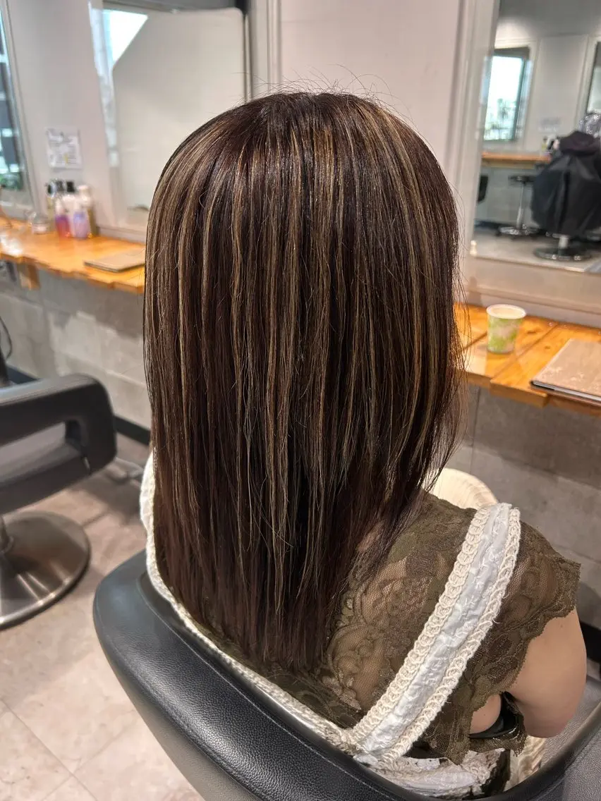セミロング ハイライト ヘアカラー トリートメント ヘッドスパ レイヤーStyle 🪽菜々実のヘアスタイル