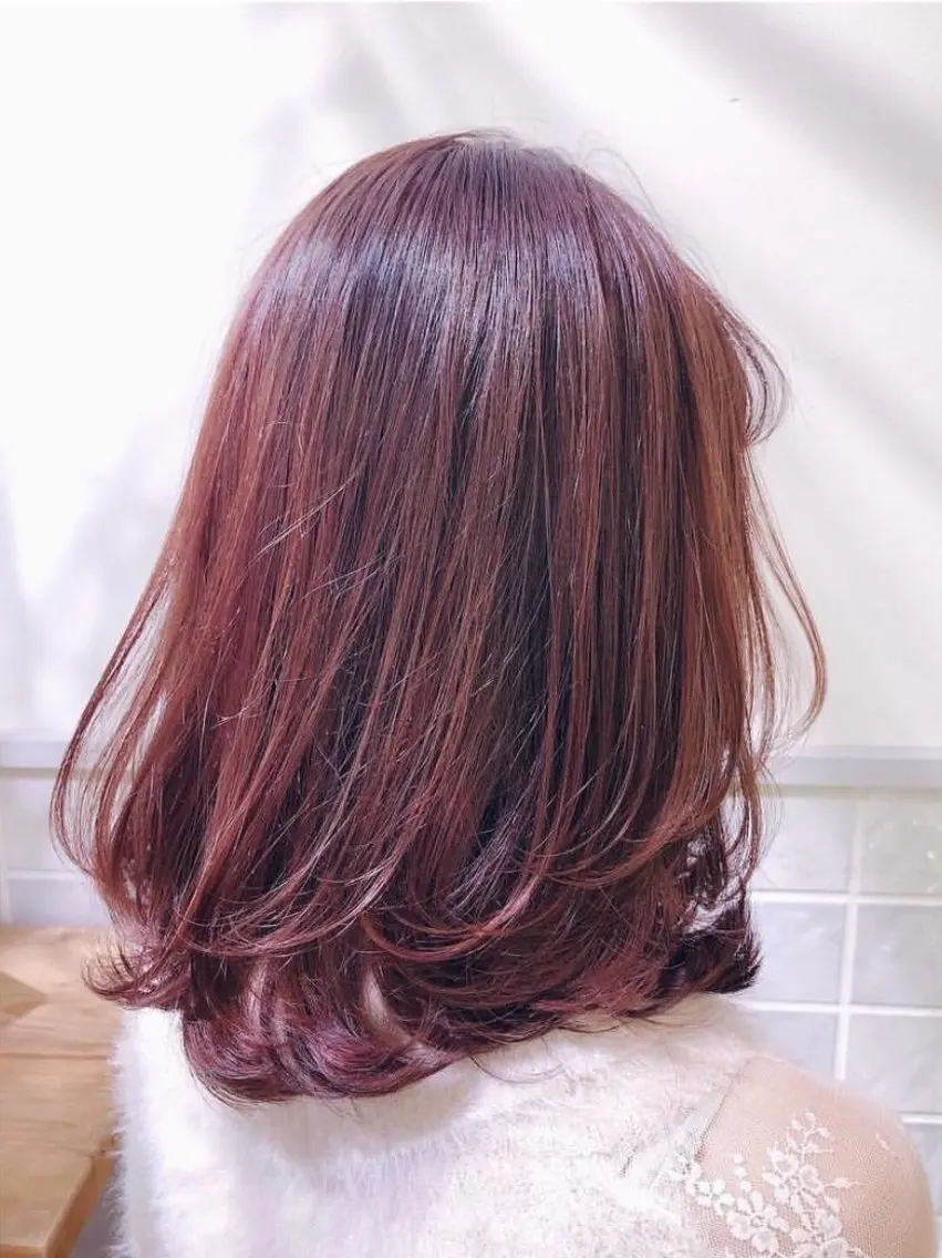 ミディアム 佐藤 志陽のヘアスタイル