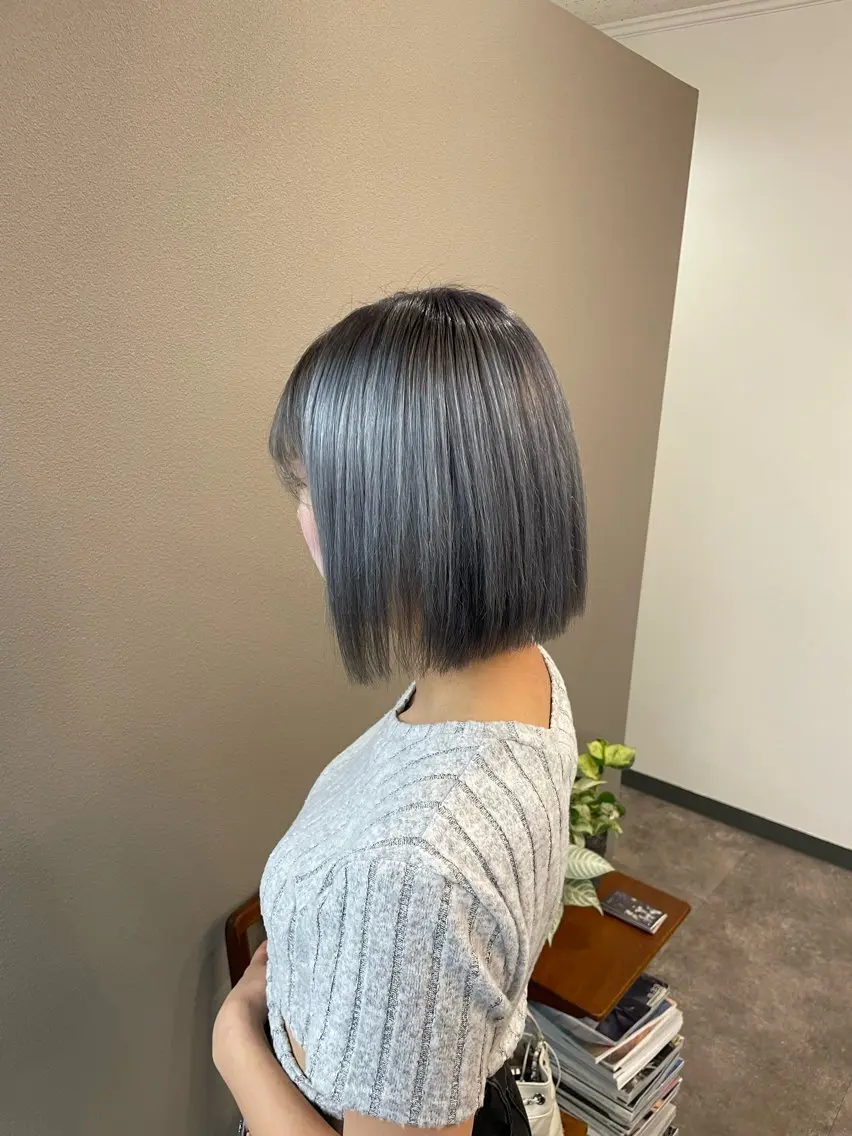ミディアム カラー ブリーチ 透明感カラー グレージュ シルバー シルバーグレージュ ヘアカラー ❄️透明感カラー/ 髪質改善❄️WAOのヘアスタイル