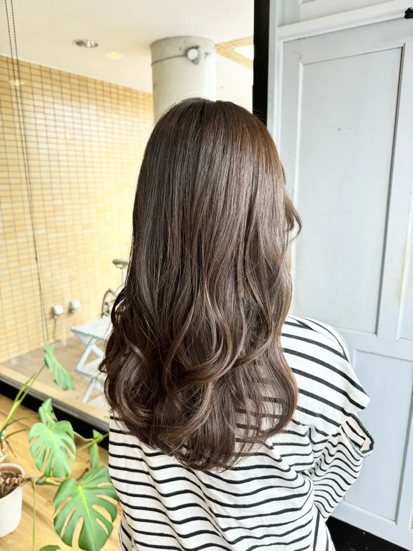 ロング カラー ブラウンカラー ヘアカラー トリートメント ツキダテ ユイのヘアスタイル