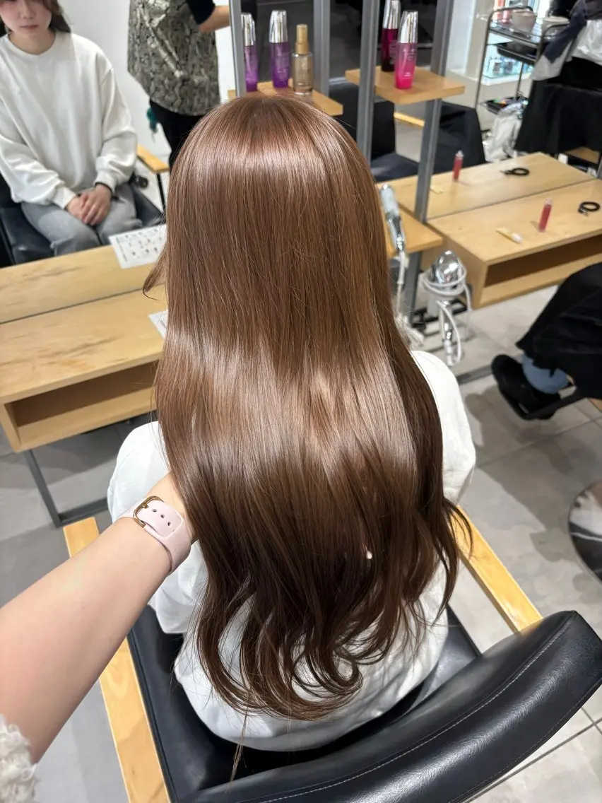 ロング カラー ヘアアレンジ ヘアカラー トリートメント ベージュ/グレージュ 🧸あやか/表参道のヘアスタイル