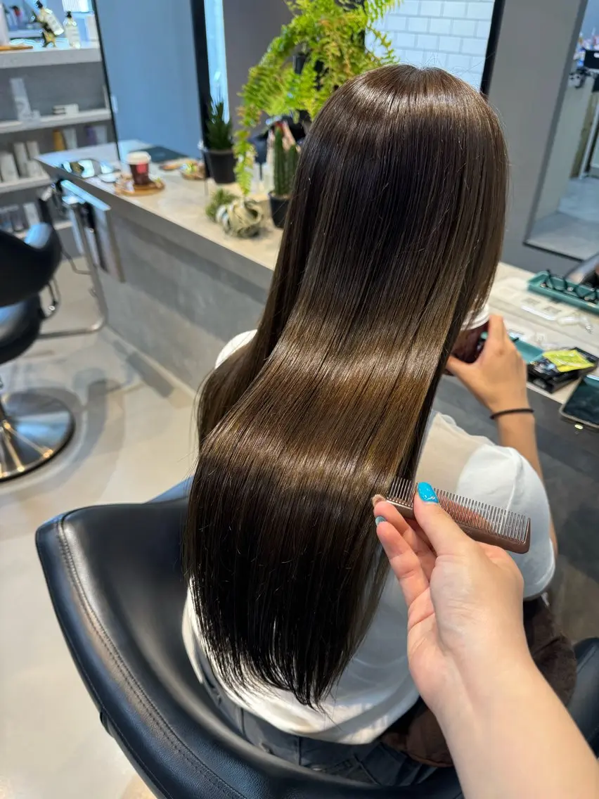 ロング カラー ベージュカラー ブリーチ 透明感カラー ブリーチなしカラー オリーブカラー ヘアカラー トリートメント 髪質改善×艶カラー Haruのヘアスタイル