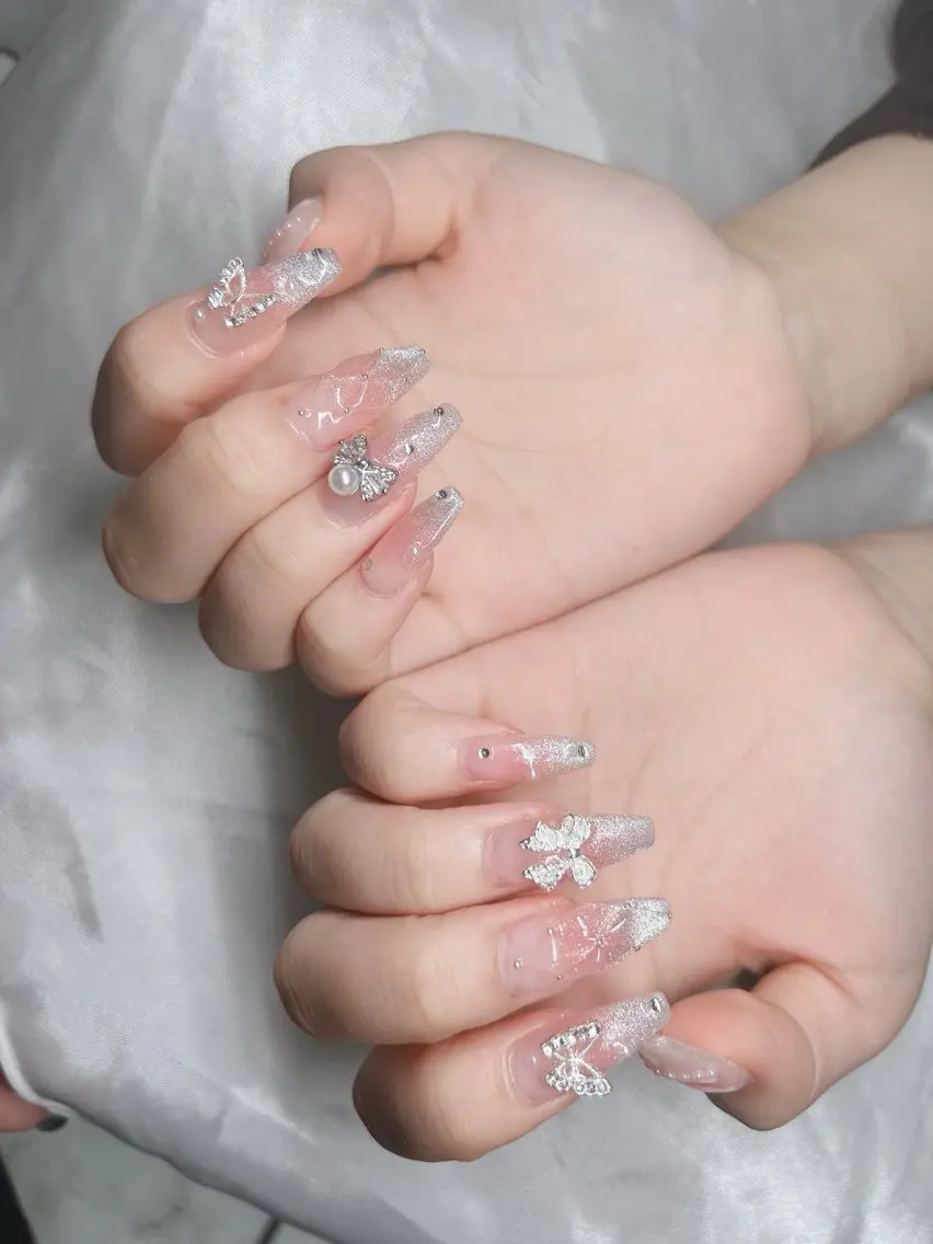 ネイル 長さ出し グラデーション キラキラネイル マグネットネイル ニュアンスネイル Lee Nails チップ長さだし専門店のネイルデザイン