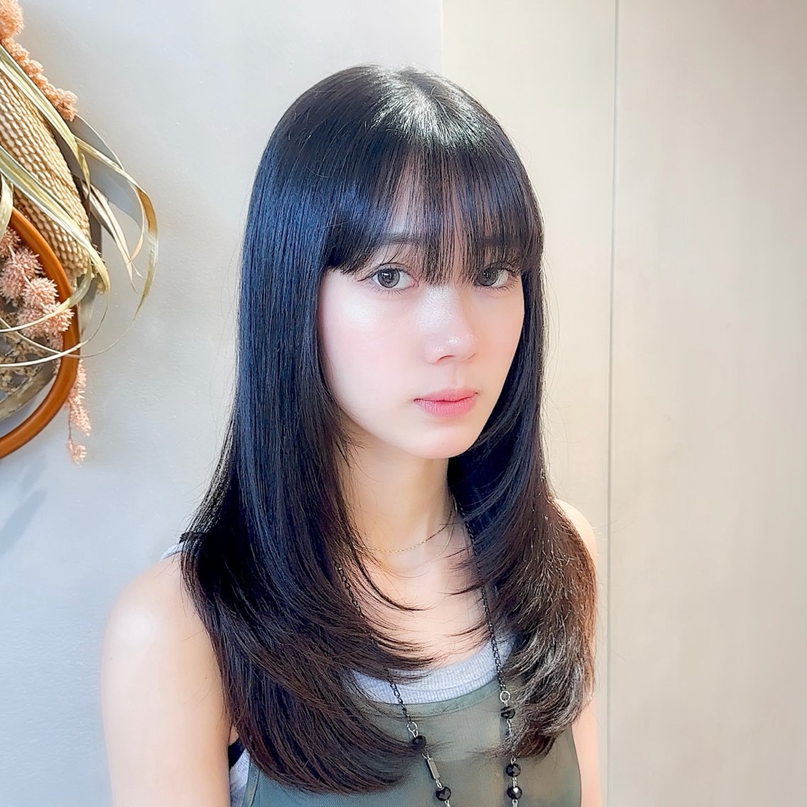ロング カラー 顔まわりレイヤー 学生 韓国風ヘア レイヤーカット 小顔カット カット ヘアカラー トリートメント 縮毛矯正/レイヤー 髪質改善/ともきのヘアスタイル