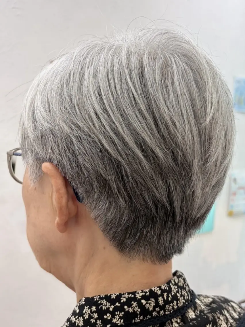 ショート 岡本 浩子のヘアスタイル