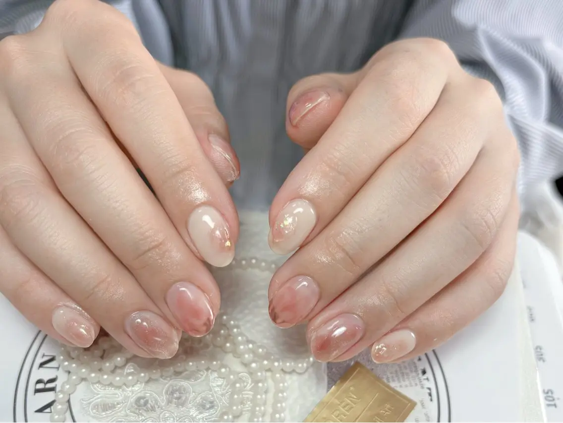 ネイル オーロラネイル チークネイル フレンチネイル ジェルネイル ガラスフレンチ ハンドネイル Nail Jolieのネイルデザイン