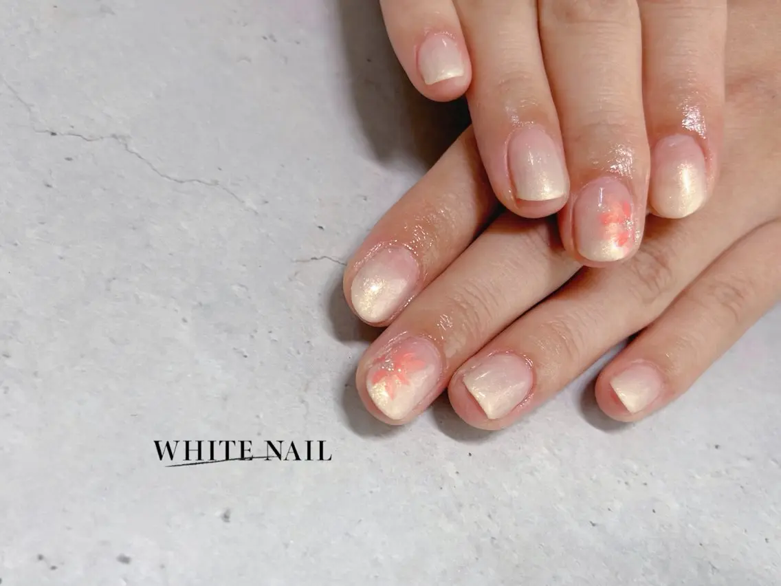ネイル シンプルネイル ハンドネイル WHITE NAIL ホワイトネイルのネイルデザイン