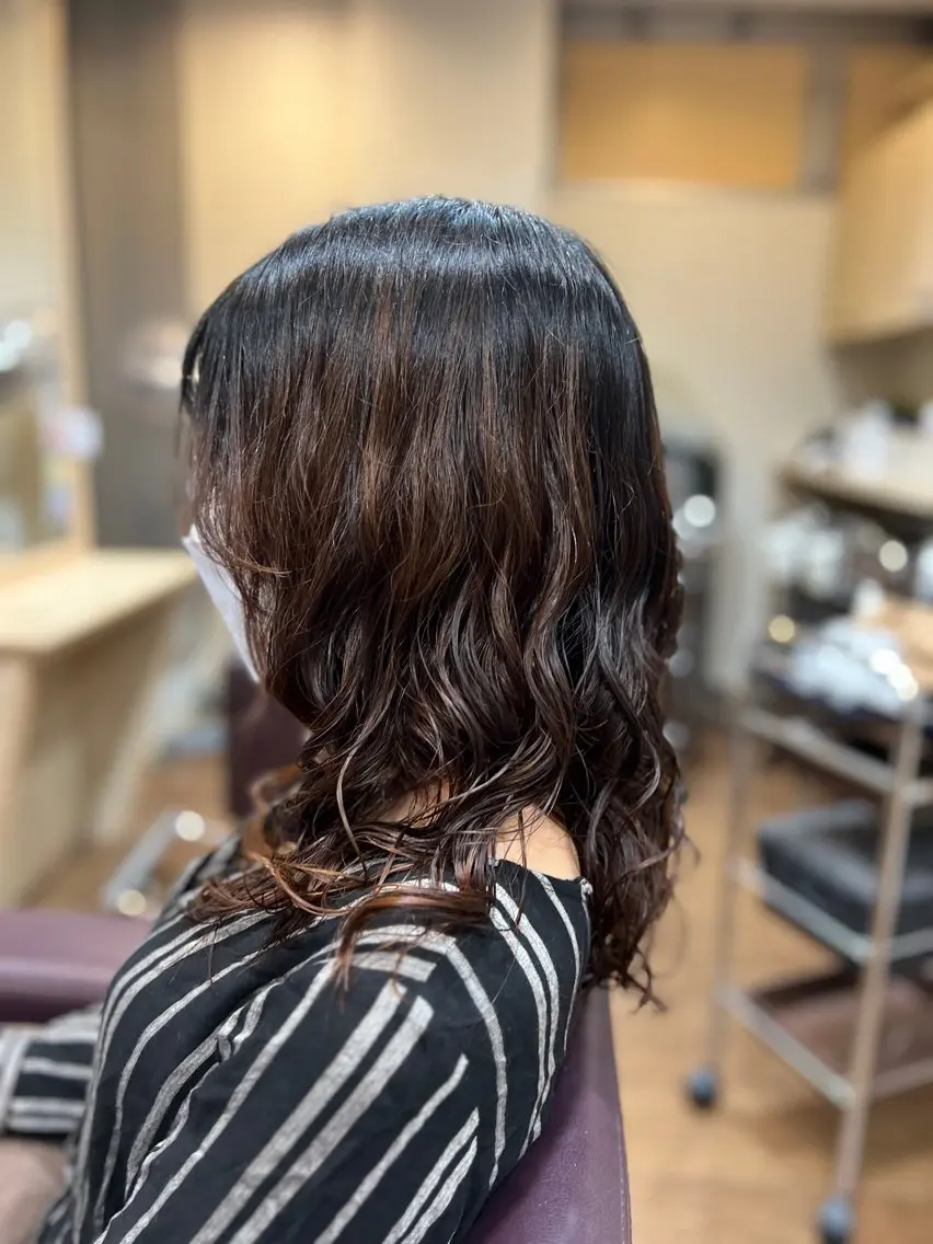 セミロング パーマ 小林 光紗のヘアスタイル