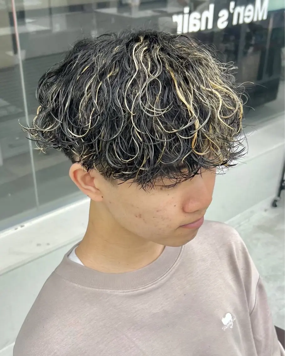 ショート カラー パーマ メンズ カット ヘアカラー パーマ ヘアセット 垢抜けメンズパーマ/ だいち先輩のヘアスタイル