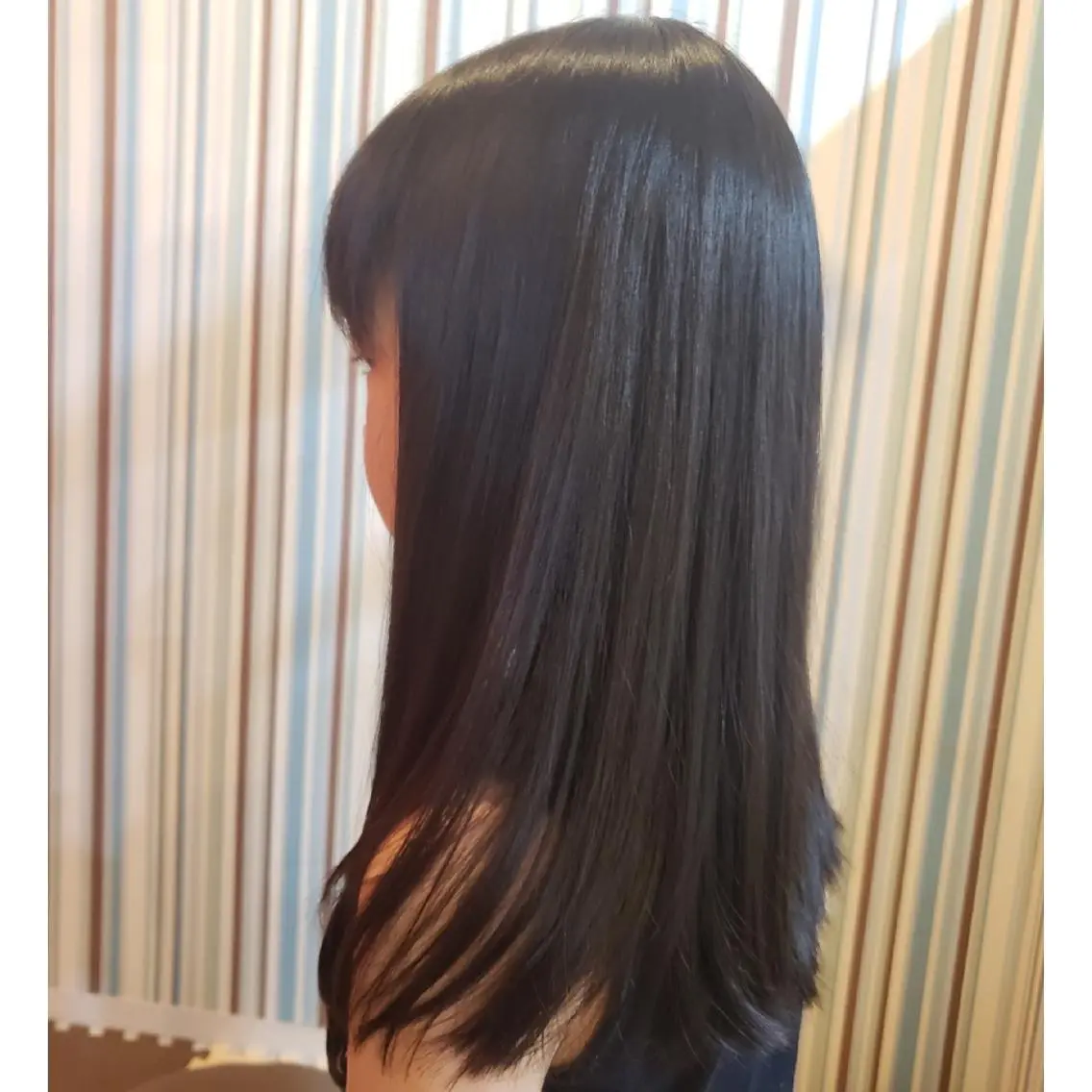 キッズ ロング Well‘s黒木🌿 レイヤー💎寒色のヘアスタイル